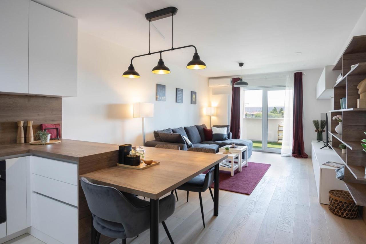 Stylish 2Bdr Apartment- Free Garage Zagreb Exterior photo